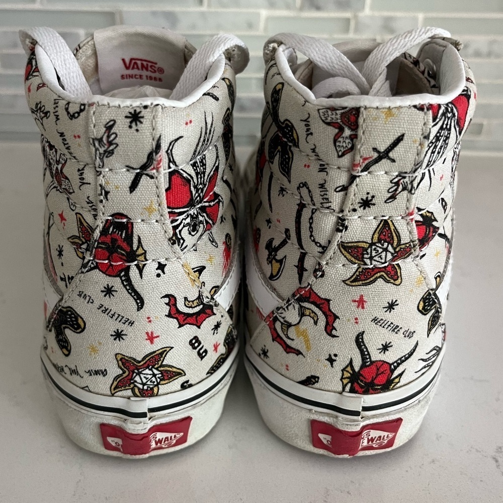 Vans Stranger Things Collection - Picture 5 of 11